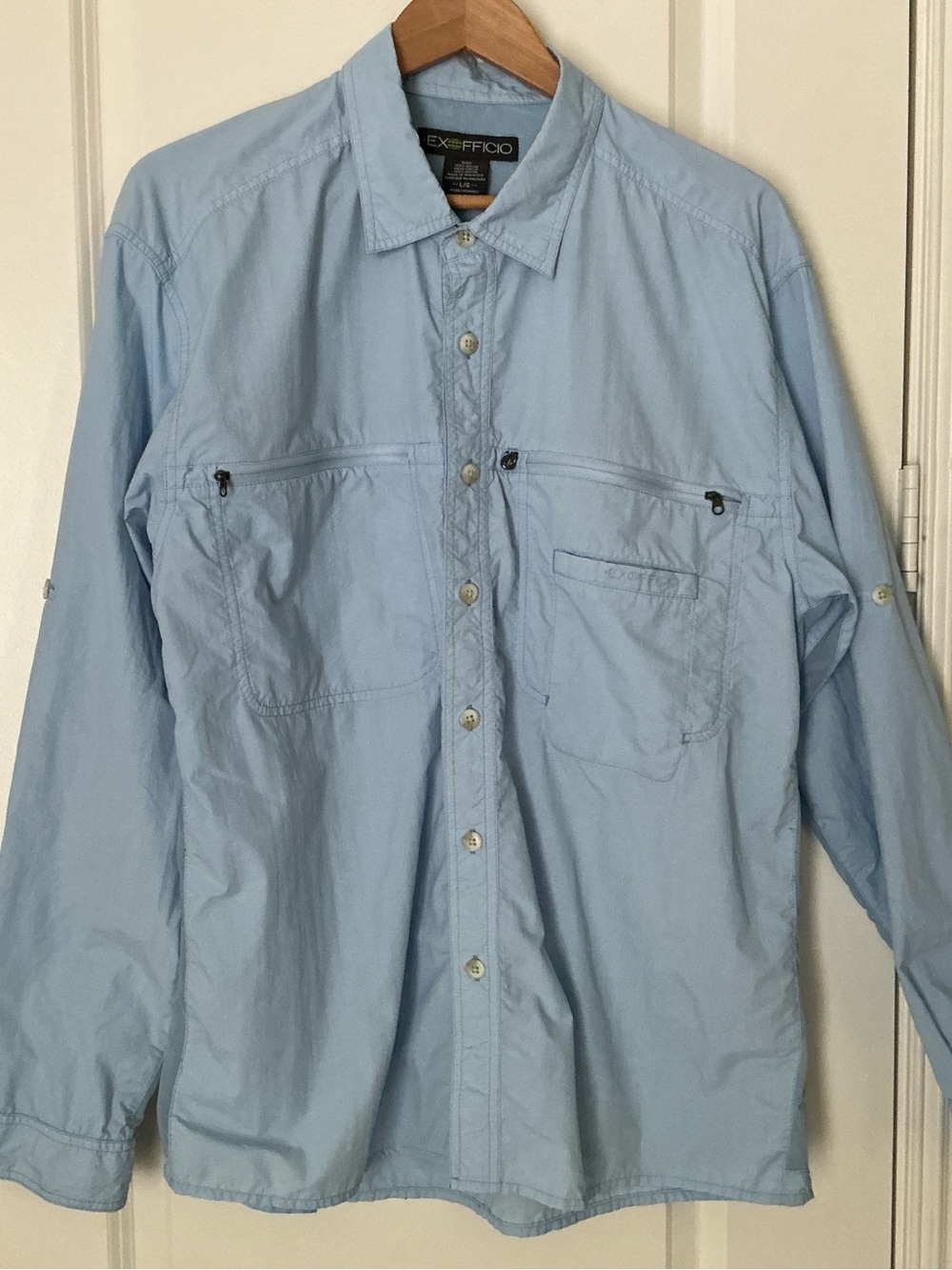 PRICE DROP
Exofficio SZ L vented  Pale Blue Travel Shirt with Classic Collar